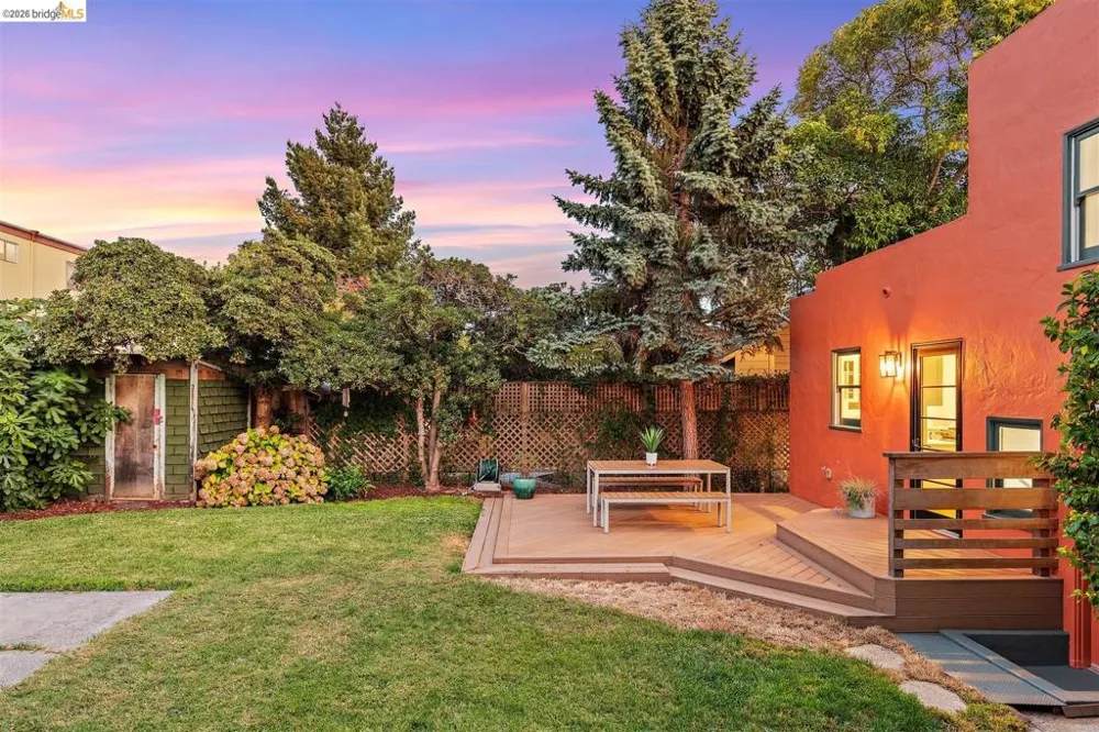 3044 Dakota St Oakland, CA 94602