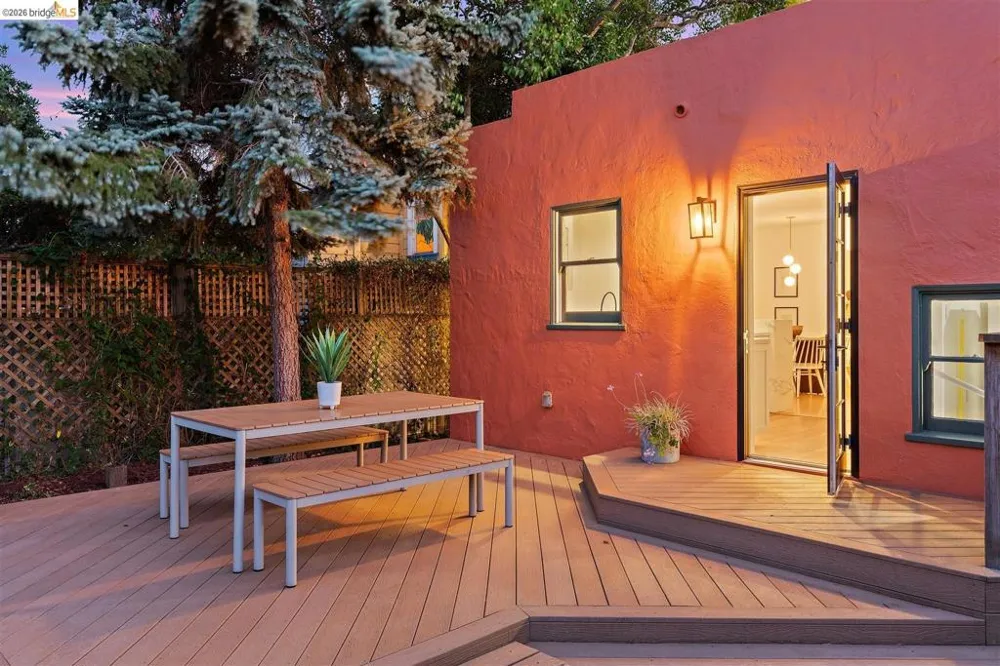 3044 Dakota St Oakland, CA 94602
