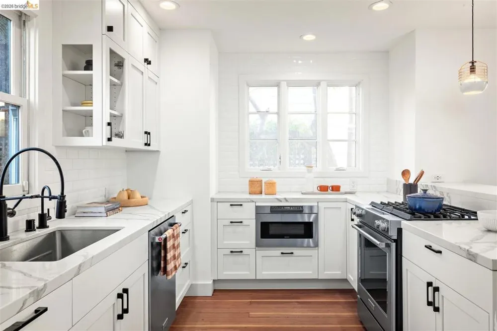 3044 Dakota St Oakland, CA 94602