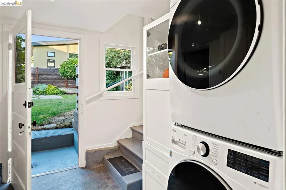 3044 Dakota St Oakland, CA 94602