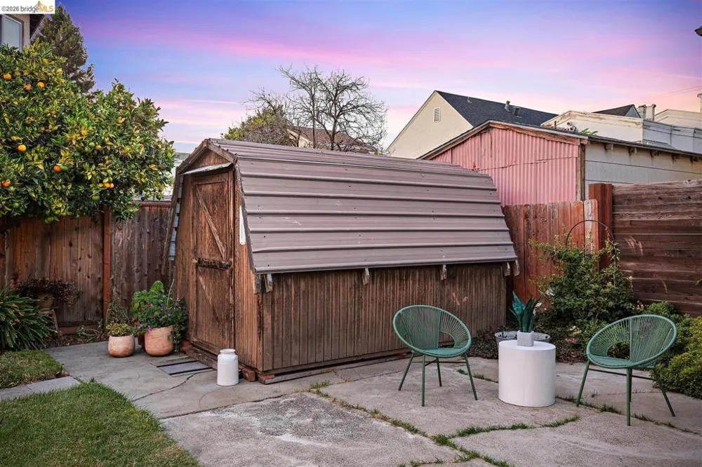 3044 Dakota St Oakland, CA 94602