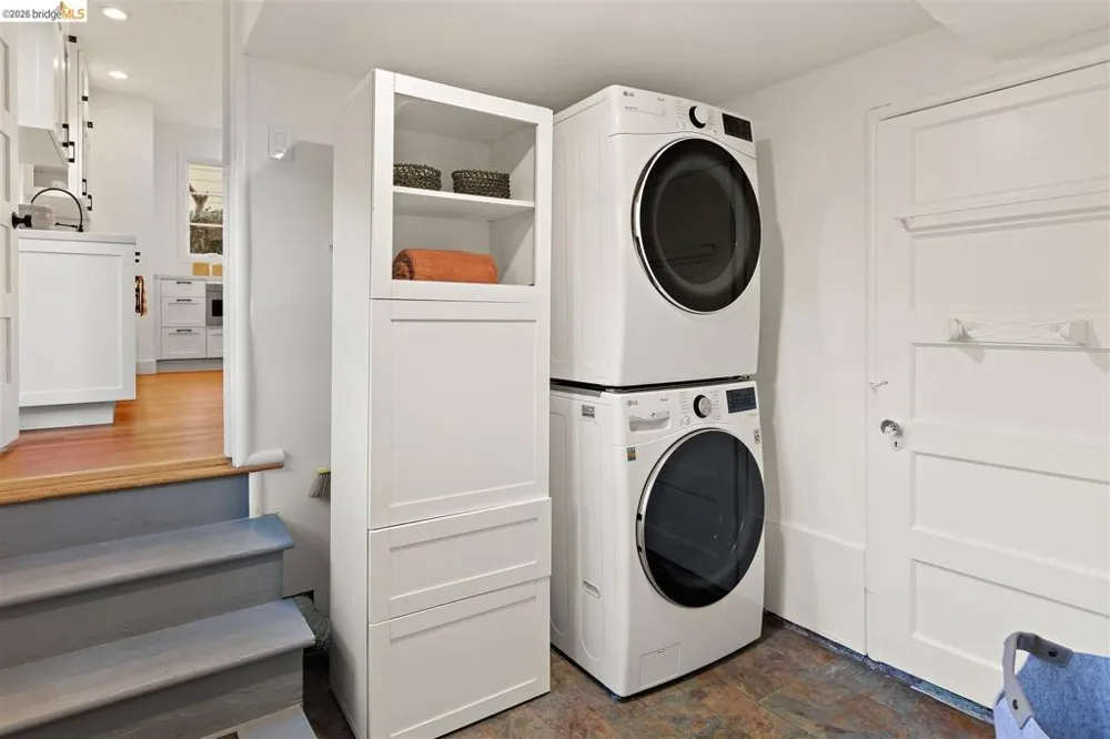 3044 Dakota St Oakland, CA 94602