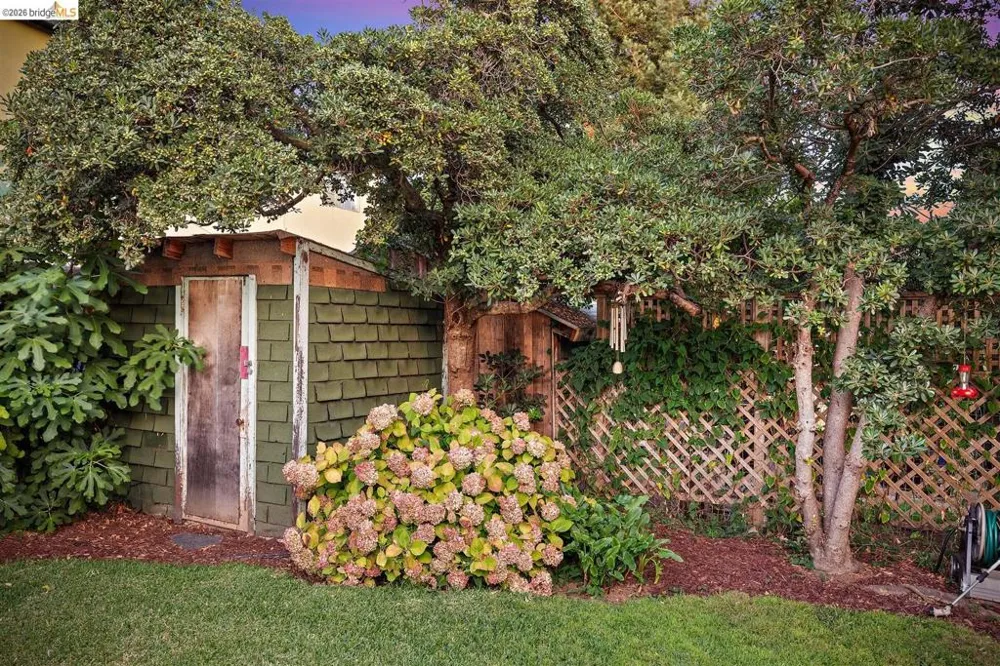 3044 Dakota St Oakland, CA 94602