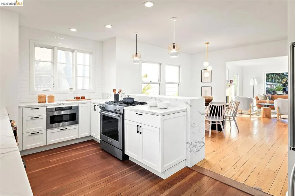 3044 Dakota St Oakland, CA 94602