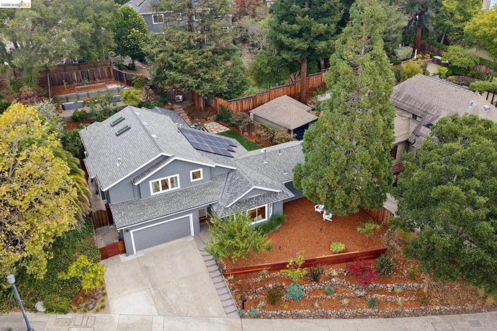 626 Caldwell Rd Oakland, CA 94611