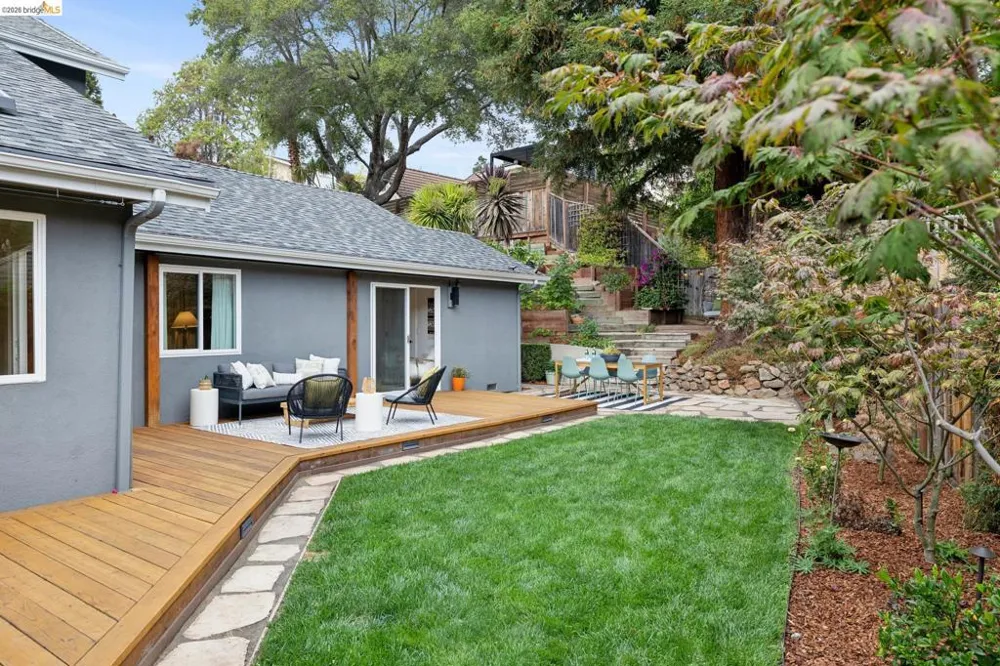 626 Caldwell Rd Oakland, CA 94611