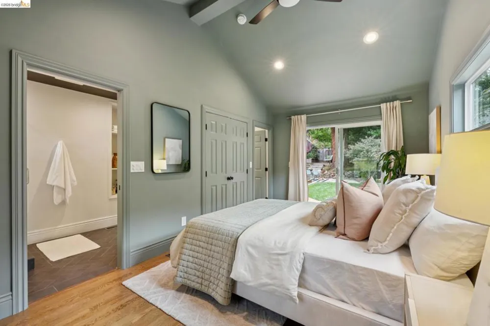 626 Caldwell Rd Oakland, CA 94611