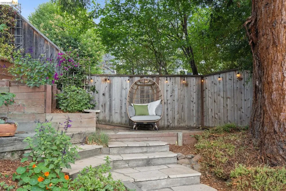 626 Caldwell Rd Oakland, CA 94611