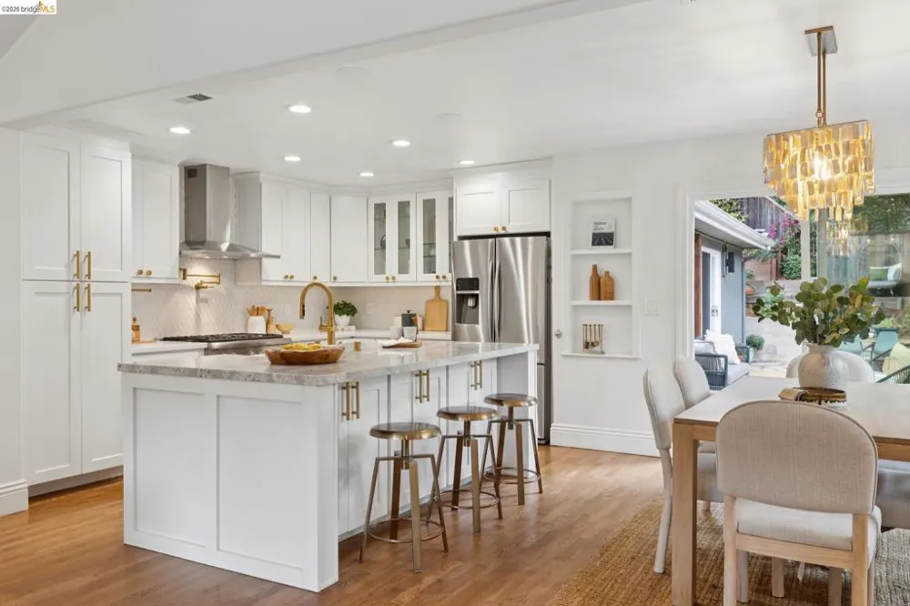 626 Caldwell Rd Oakland, CA 94611