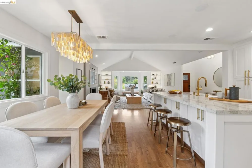 626 Caldwell Rd Oakland, CA 94611