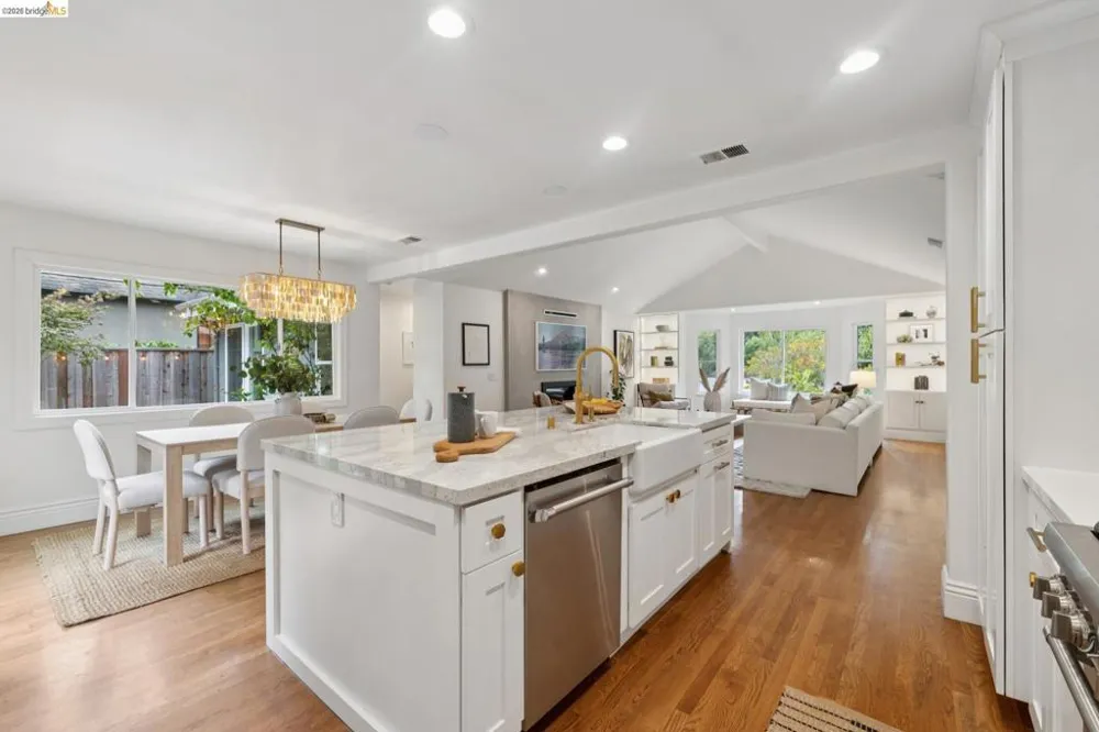 626 Caldwell Rd Oakland, CA 94611