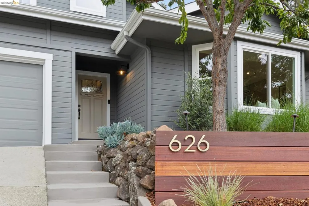 626 Caldwell Rd Oakland, CA 94611