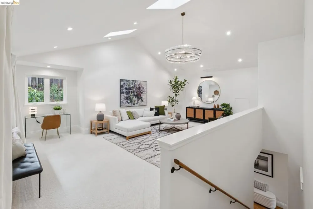 626 Caldwell Rd Oakland, CA 94611