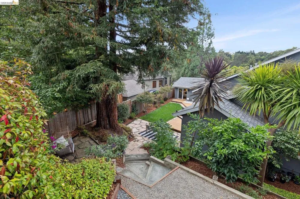 626 Caldwell Rd Oakland, CA 94611