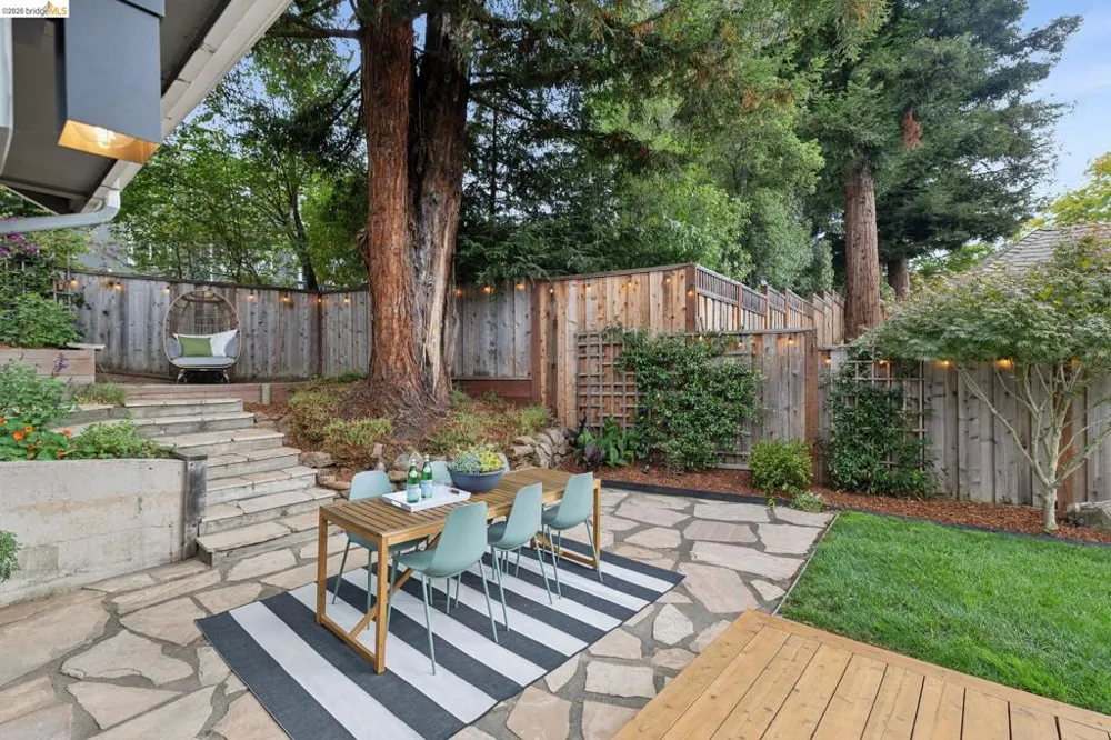 626 Caldwell Rd Oakland, CA 94611