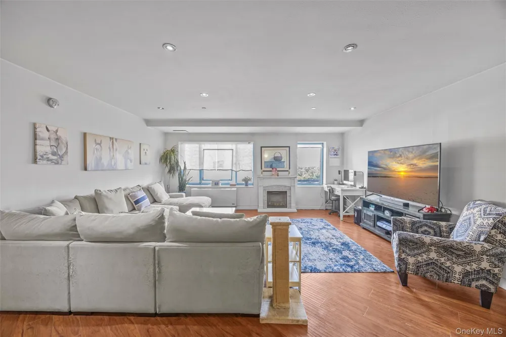 136 Beach 117th Street #2H Rockaway Park, NY 11694