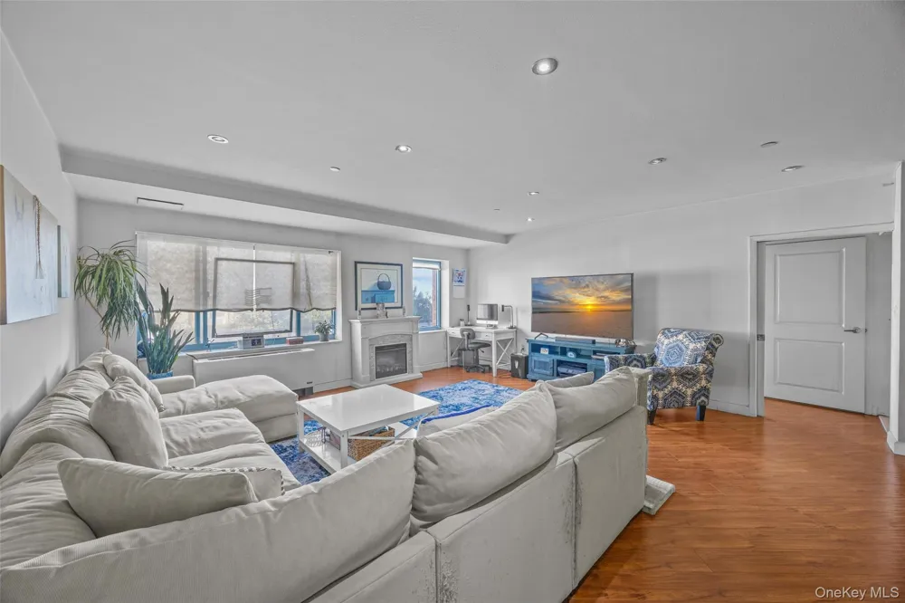 136 Beach 117th Street #2H Rockaway Park, NY 11694