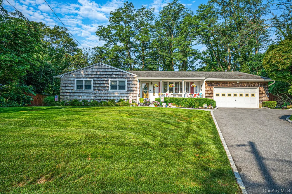 46 Marbeth Circle Miller Place, NY 11764