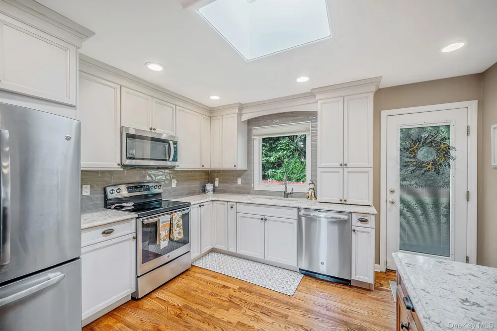 46 Marbeth Circle Miller Place, NY 11764