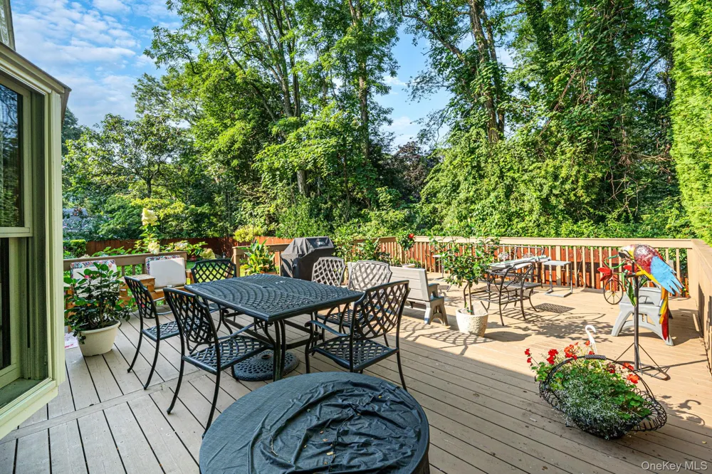46 Marbeth Circle Miller Place, NY 11764