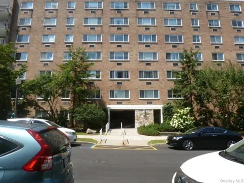 416 Benedict Avenue #1G