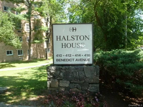 416 Benedict Avenue #1G