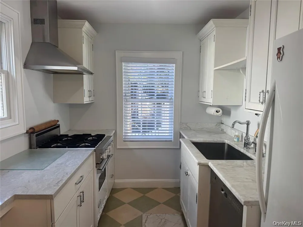 46 Clayton Avenue East Atlantic Beach, NY 11561