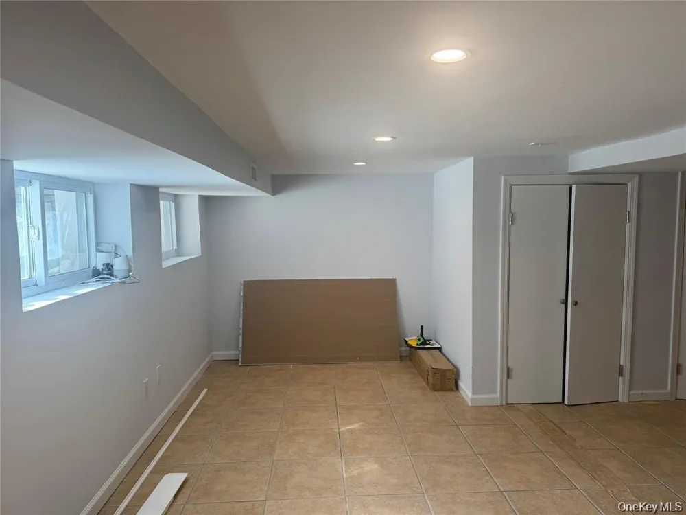 46 Clayton Avenue East Atlantic Beach, NY 11561