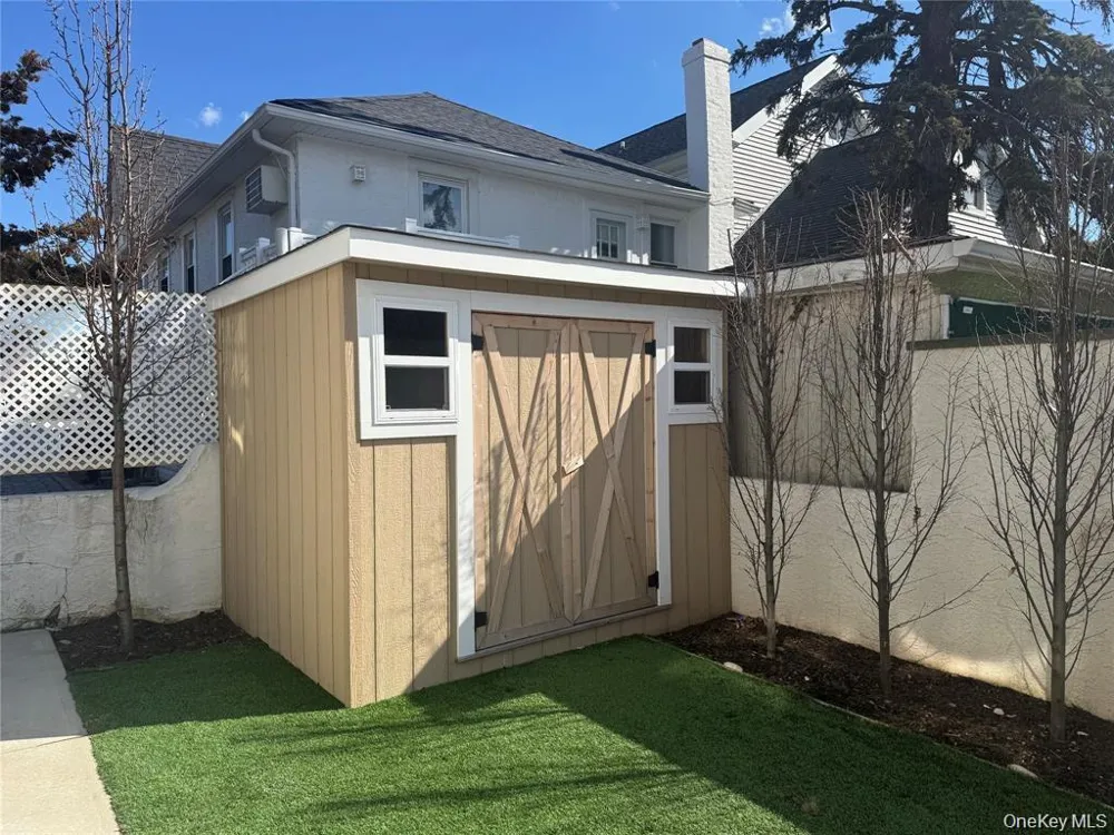46 Clayton Avenue East Atlantic Beach, NY 11561