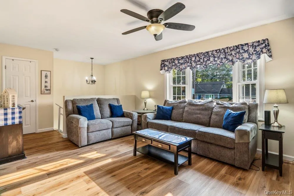 107 Avenue A Holbrook, NY 11741