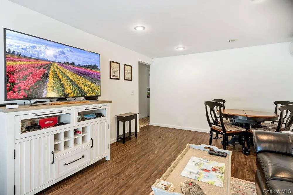 107 Avenue A Holbrook, NY 11741