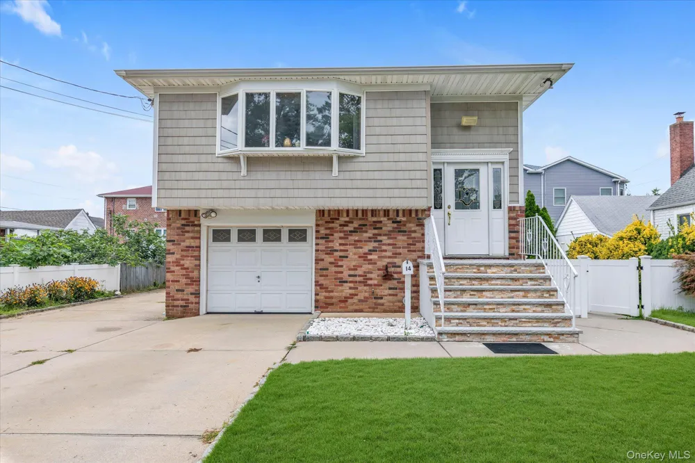 14 Edwards Place Valley Stream, NY 11580