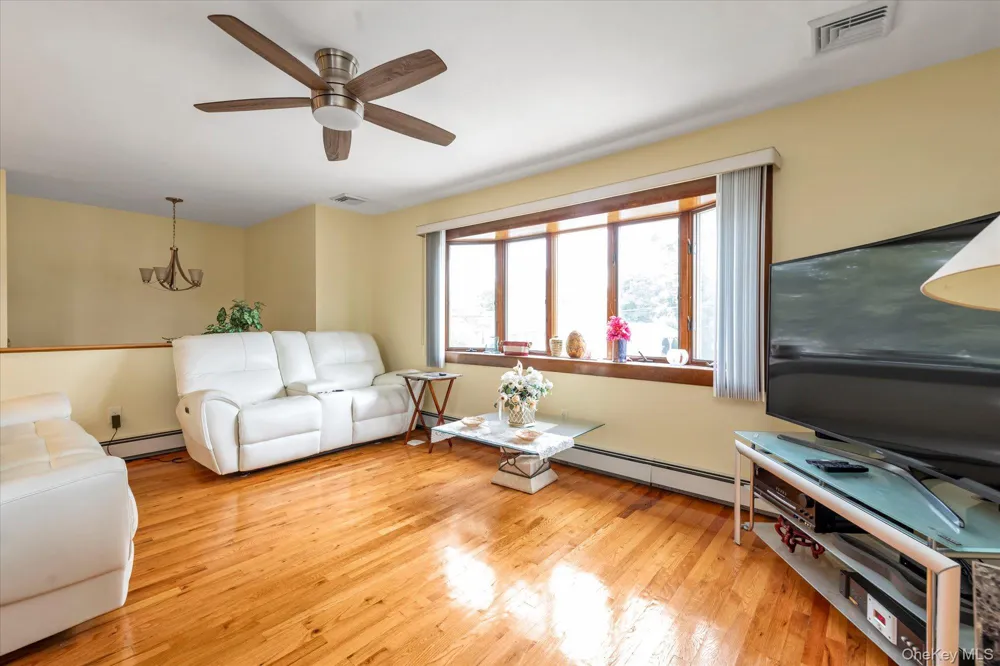 14 Edwards Place Valley Stream, NY 11580
