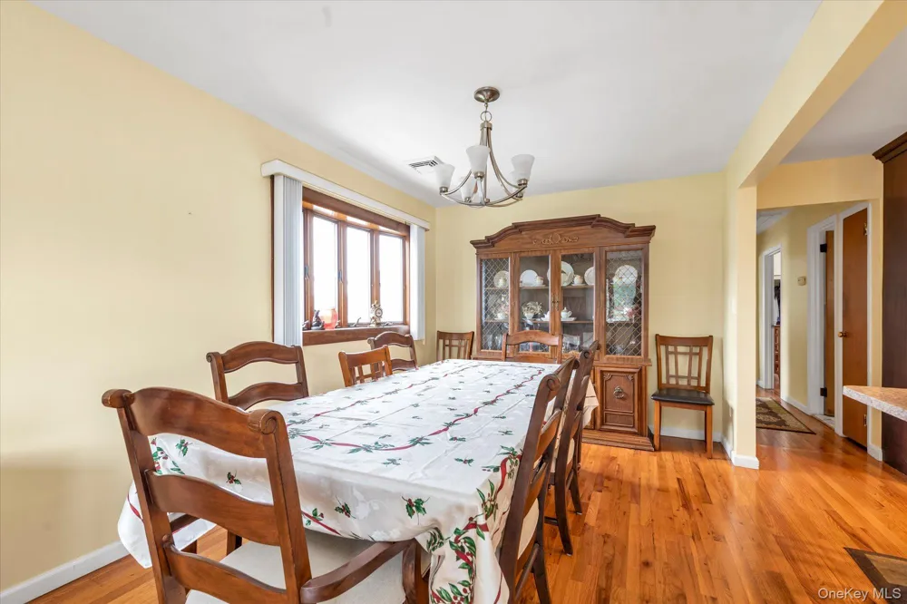 14 Edwards Place Valley Stream, NY 11580