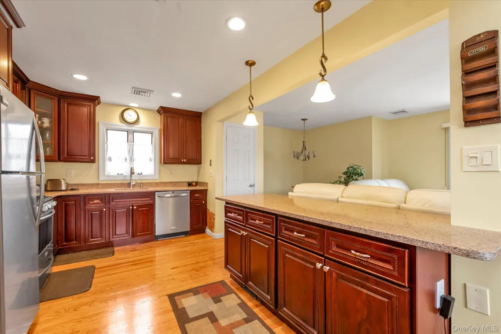 14 Edwards Place Valley Stream, NY 11580