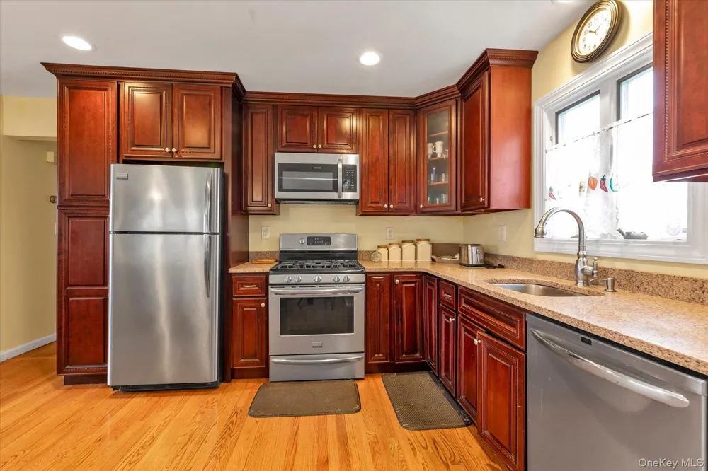 14 Edwards Place Valley Stream, NY 11580