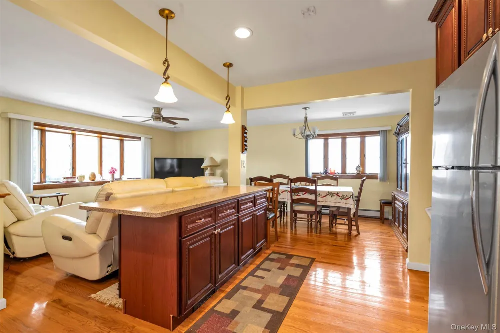 14 Edwards Place Valley Stream, NY 11580