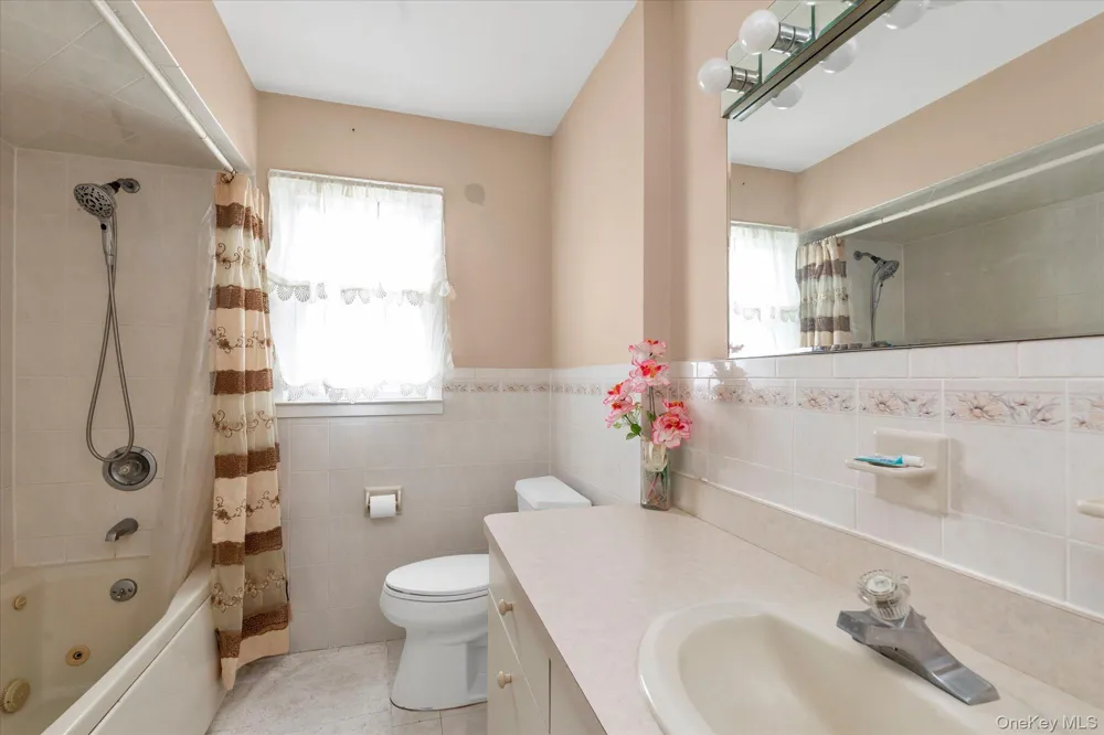 14 Edwards Place Valley Stream, NY 11580