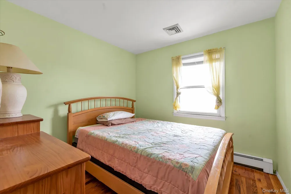 14 Edwards Place Valley Stream, NY 11580