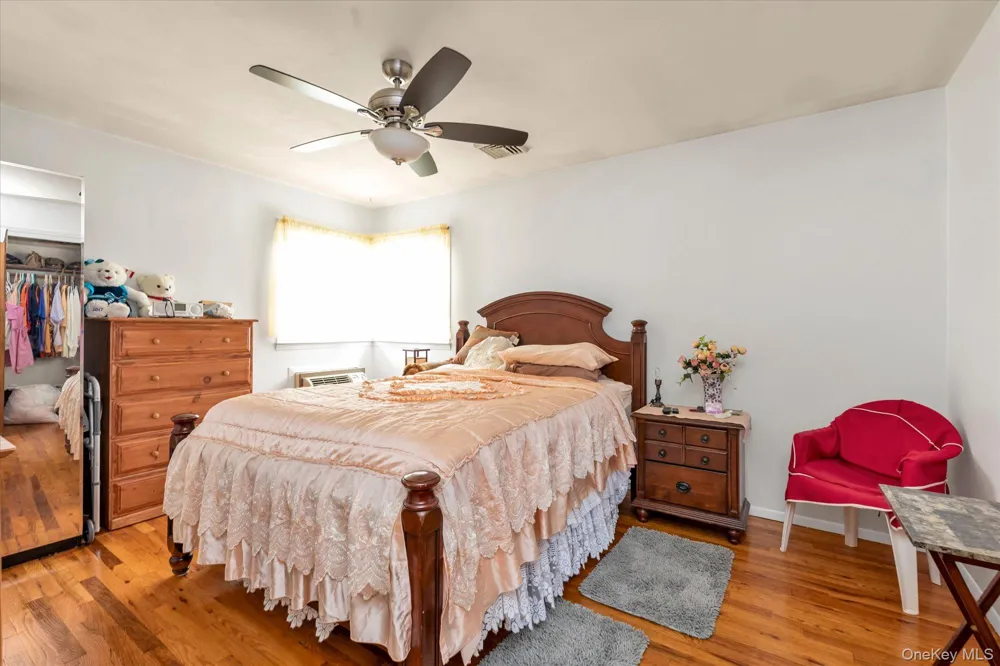 14 Edwards Place Valley Stream, NY 11580
