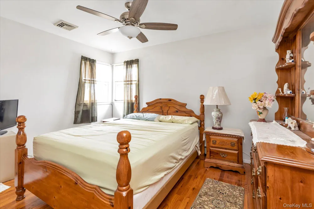 14 Edwards Place Valley Stream, NY 11580