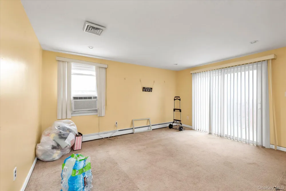 14 Edwards Place Valley Stream, NY 11580