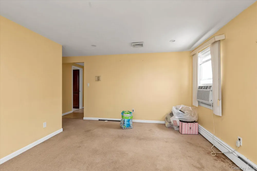 14 Edwards Place Valley Stream, NY 11580