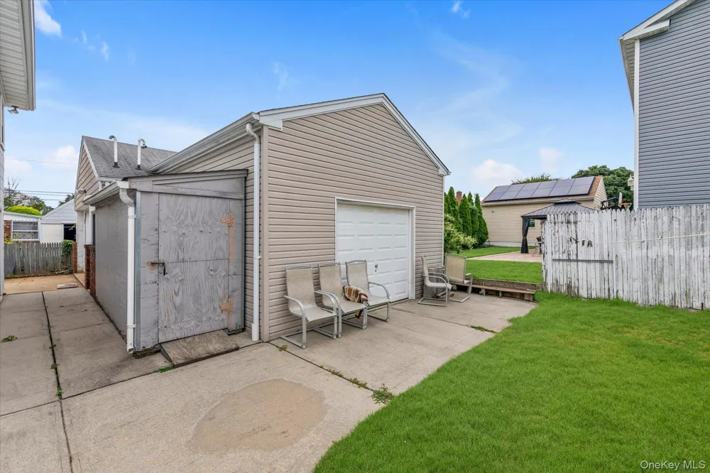 14 Edwards Place Valley Stream, NY 11580