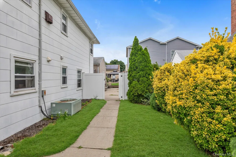 14 Edwards Place Valley Stream, NY 11580