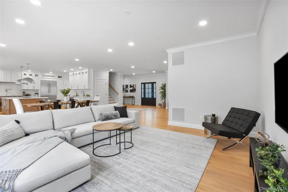 206 Beverly Road Huntington Station, NY 11746