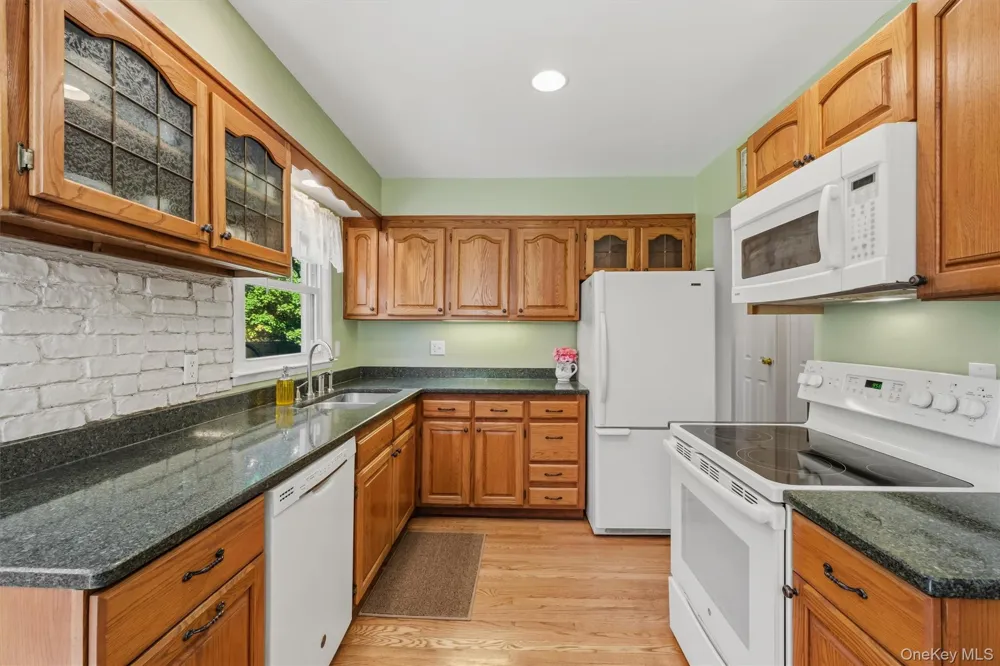 128 Lime Ridge Road Poughquag, NY 12570
