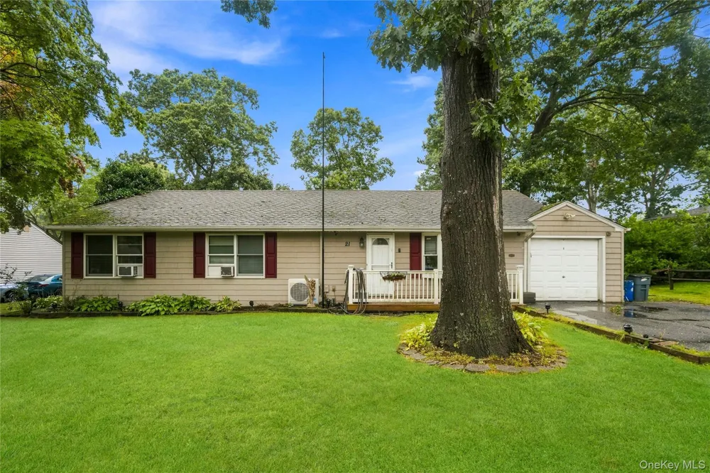 21 Lafayette Avenue Lake Grove, NY 11755
