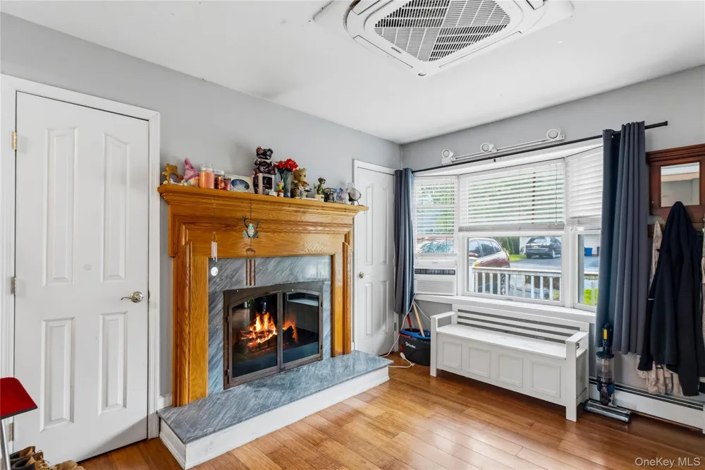 21 Lafayette Avenue Lake Grove, NY 11755