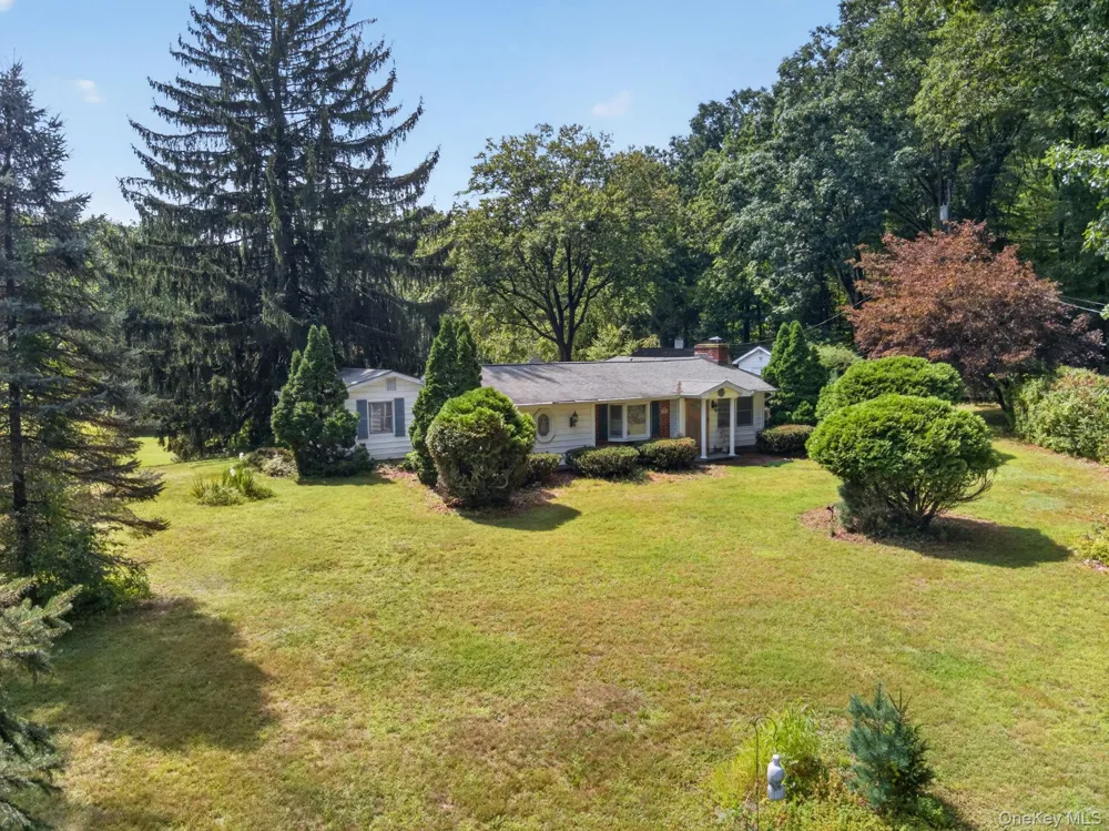 20 Sunset Circle Bloomingburg, NY 12721